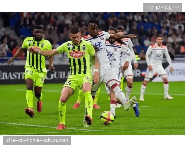 马赛客场不敌布雷斯特贝耶承认球队状态低迷